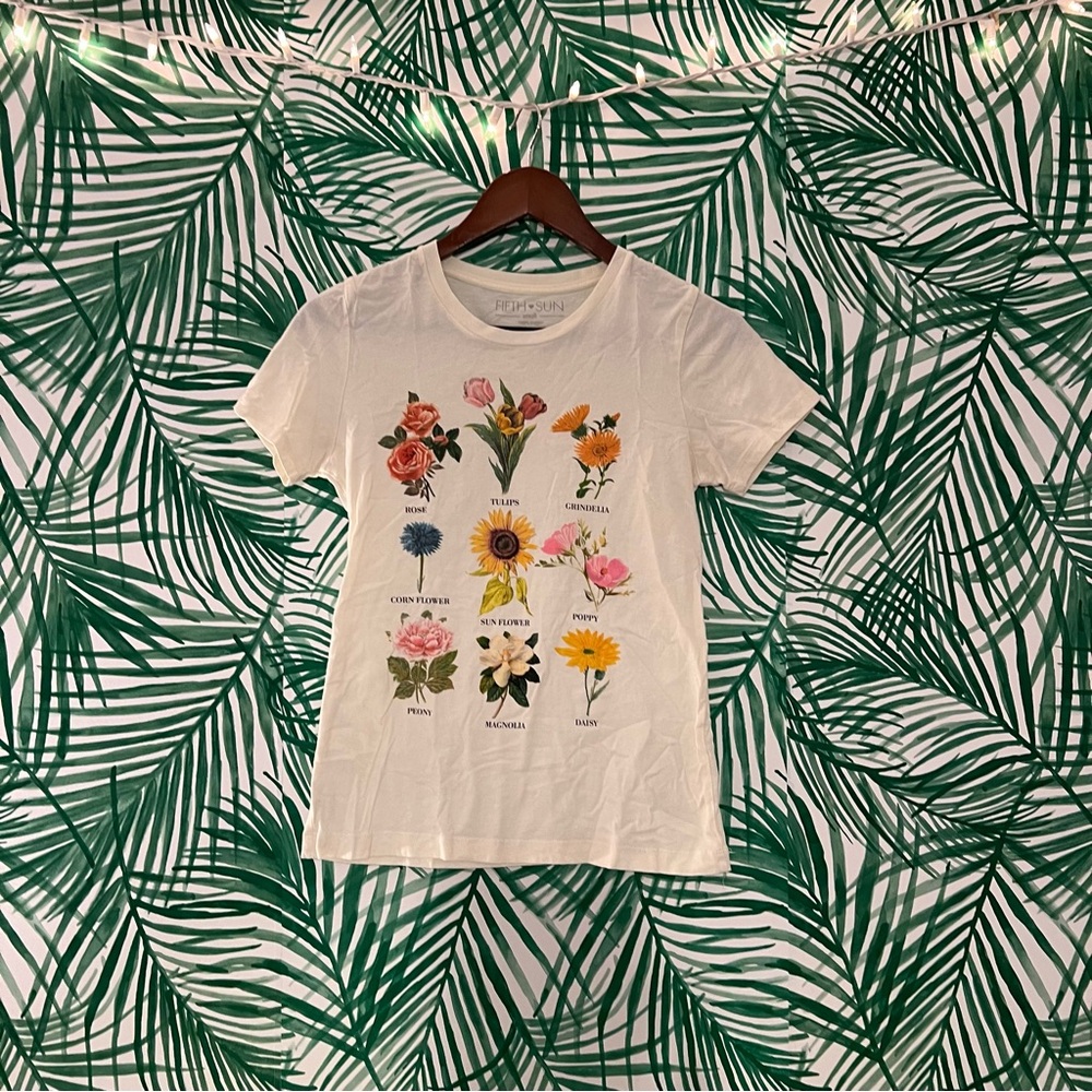 Fifth Sun Size Small, fits more like XS cream shirt with flowers